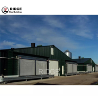 Bâtiment de ferme avicole moderne en structure acier légère pour élevage de poulets