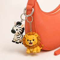 Llavero de PVC Suave Personalizado al por Mayor, Lindos Leones y Tigres Coloridos y Modernos, Flexibles para Decoración de Mochilas Escolares para Niños