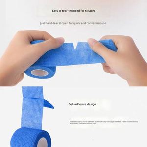 Bande de contention médicale autocollante non tissée imprimée, très élastique, pour chats et chiens - Ruban flexible pour pattes avec protection des pieds - Product Image 1