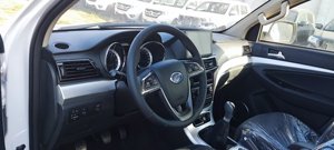 Nueva Camioneta con Volante a la Izquierda, Asientos de Cuero Negro, Tracción 4x4 Turbo, en Venta - Product Image 2