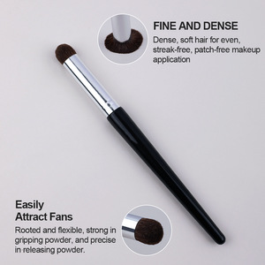 Brocha de Maquillaje con Punta de Precisión, Fibra Sintética Suave, Mango de Madera, para Detalles Faciales, Venta al Por Mayor OEM - Product Image 3