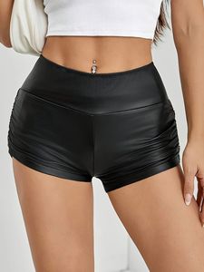 Shorts da donna in similpelle a vita alta, elasticizzati, con arricciatura laterale, lucidi, aderenti, modello Booty Shorts - Product Image 6