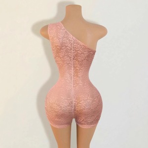 Tuta Corta Estiva Sexy con Spalline Oblique in <span class=keywords><strong>Pizzo</strong></span>, Body Intero Elasticizzato - Product Image 5