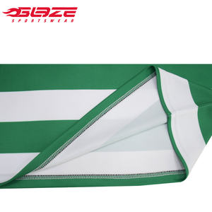 绿色和白色足球球衣，带有定制的特殊标志 - Product Image 6