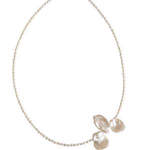 Collar Corto de Perlas de Agua Dulce con Diseño Retro Wanru, Pétalos Transparentes, Luz Natural Intensa, Color Natural Barroco Retro - Product Image 5