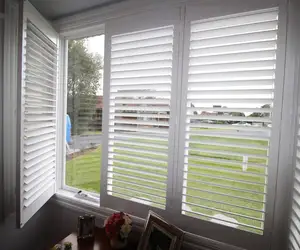 Australian European US Style Bay Window Plantation Shutters White Colour Wood Window Shutters