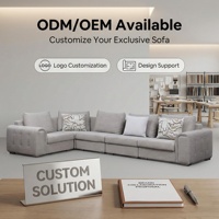 Canapé sectionnel en tissu durable de style nordique, trois places, dossier à coussins, pieds en acier inoxydable, rembourrage en éponge, écologique, pour hôtel et salon