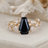 Inspiración de la naturaleza Forma de ataúd de ónix negro Anillo de Plata de Ley 925 Ajuste de Punta Diseño de hoja de rama de piedra negra natural unisex