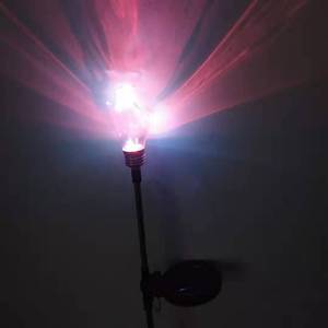 Luces solares para jardín, bombilla LED, estaca para exteriores, impermeables, con función de encendido y apagado automático, para decoración de patio y jardín. - Product Image 4
