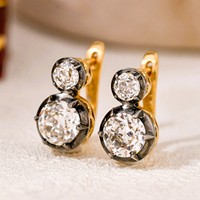 Boucles d'oreilles à deux pierres d'inspiration édouardienne de style antique, serties de diamants de laboratoire à taille ancienne européenne, design bicolore or noir