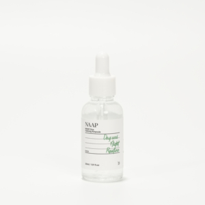 Ampoule apaisante NAAP Cica pour peaux sensibles et irritées, sérum réparateur qui renforce la barrière cutanée et réduit les rougeurs - Product Image 1