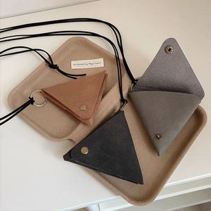 Bolsitas de Cuero Vintage para Guardar Auriculares y Monedas, Bolsas Protectoras Portátiles Creativas, Bolsa Triangular para Gafas - Product Image 1