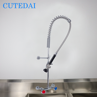 Robinet de cuisine de style industriel en chrome poli pré-rinçage Nouveau pulvérisateur à tirette construit en laiton Installation à 2 trous pour hôtels