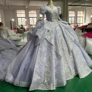 Robe de mariée moderne Sweetheart avec appliques, magnifique robe de bal en dentelle et sequins, traîne chapelle, longueur ras du sol XS093 - Product Image 3