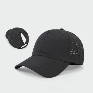 Gorra deportiva personalizada con estampado de cara rasgada de peluche, perforada, con soporte para bufanda y orejas de hombre - Product Image 1