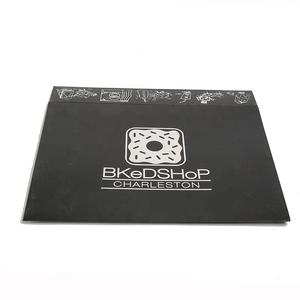 Boîte d'emballage de desserts noire personnalisée avec logo Boîte de pâtisserie de beignet <span class=keywords><strong>en</strong></span> carton plat pour boulangerie à emporter - Product Image 2