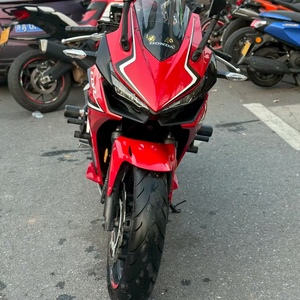 Motocicleta Deportiva Honda CBR 400 R 2026 de Alta Gama, Ideal para Carreras y Desplazamientos Urbanos, con Motor Refrigerado por Líquido para Recorridos Urbanos y Largos - Product Image 3