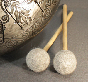 Baquetas de mazo de fieltro reutilizables hechas a mano mazos de tambor de lengua de lana natural con bolas blandas - Product Image 2