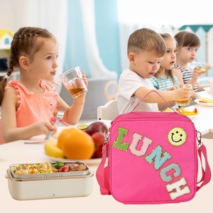 Sac à déjeuner brodé Kaiguang 23x23x11cm, isotherme avec visage souriant, sac de rangement alimentaire portable pour l'extérieur - Product Image 2