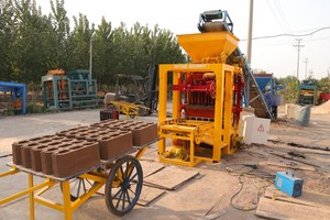 Bon prix <span class=keywords><strong>Machine</strong></span> de fabrication de blocs de briques semi-automatiques populaires pour pavés creux en béton avec composants PLC 220V - Product Image 5
