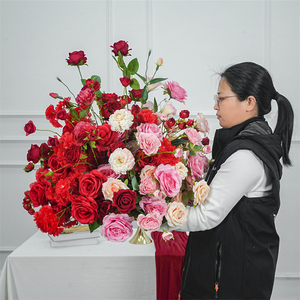 Boule de fleurs artificielles en forme de rose, centre de table de mariage, grande boule de fleurs rouges pour décoration de mariage - Product Image 1