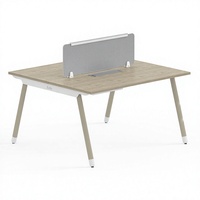 Poste de travail de bureau ouvert 2-4 places avec écran de confidentialité modulaire et chemin de câbles pour mobilier de bureau commercial