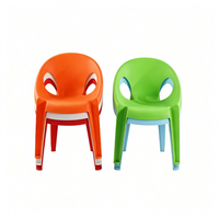 Chaise de salle à manger en plastique épaissie, écologique, moderne et minimaliste, avec accoudoirs, pour hôtels, restaurants, extérieur, stands de restauration et festivals de bière