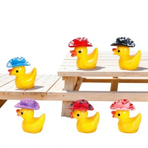 Sombreritos de plástico tridimensionales de color sólido, accesorios de joyería DIY, material para adornos pequeños de pato, venta al por mayor - Product Image 1