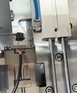 Machine de sertissage de câbles gainés et d'insertion de boîtiers, machine de sertissage de bornes automatique à servomoteur, machine de sertissage de bornes isolées - Product Image 4