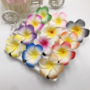 Fermagli per <span class=keywords><strong>capelli</strong></span> con fiori di Plumeria hawaiana sfumati, in schiuma, a forma di Frangipani, all'ingrosso, per feste tropicali, Luau, accessori Mermaidcore - Product Image 1