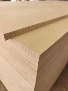 Meilleure vente de <span class=keywords><strong>contreplaqué</strong></span> marin 18mm Fournisseur de <span class=keywords><strong>contreplaqué</strong></span> de bouleau 4x8ft pour meubles - Product Image 3