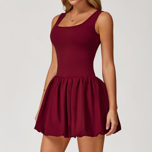 Robe de sport pour femme, nouvelle collection, avec logo personnalisé, pour le golf et le tennis, effet seconde peau, séchage rapide, idéale pour le padel. - Product Image 1