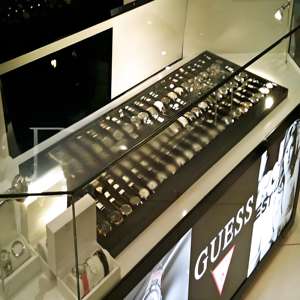 L'arrangement de présentation de <span class=keywords><strong>bijoux</strong></span> de marque ONI Shopfitting haut de gamme en or noir avec lumière LED améliore l'ordre - Product Image 2