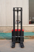Chariot élévateur électrique portable pour entrepôt de petite taille, chariot élévateur à palettes pour allées étroites, capacité de levage de 1,5 à 2 tonnes, batterie lithium-ion, hauteur de levage de 3 m