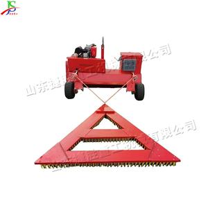 Machine à brosser l'herbe artificielle à télécommande, très vendue, démarrage électrique, machine de nettoyage du <span class=keywords><strong>gazon</strong></span> pour le nivellement du sable et du caoutchouc - Product Image 3