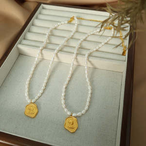 Collar de Perlas de Agua Dulce con Colgante de Retrato en Oro, Grado AAA, Estilo Vintage Elegante, para Uso Diario, 365 cm - Product Image 4