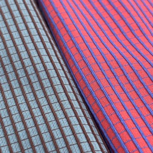 Tela reflectante jacquard para trajes de baño 53% nailon 36% poliéster 11% spandex jacquard para deportes, yoga, trajes de baño y correr - Product Image 3