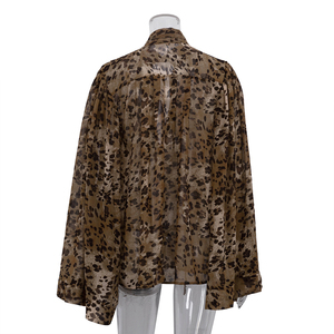 Blus Wanita Terbaru Kerah V Lengan Panjang Motif Leopard <span class=keywords><strong>2026</strong></span> Pakaian Kasual Musim Panas Bahan Sifon Atasan Wanita - Product Image 4