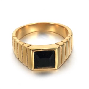 Anillo Cuadrado de Acero Inoxidable Chapado en Oro con Piedras Negras, Verdes y Rojas para Hombre - Product Image 4
