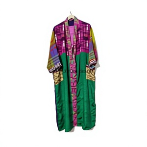 Bata de Invierno Kimono de Seda 100% Hecha a Mano en India, Cuello en V, Cierre con Cordón, Larga, Mangas Largas, Suave, Estilo Vintage, para Playa o Fiesta - Product Image 1