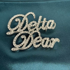 Broche de Solapa con Diseño Nuevo de la Hermandad Sigma Delta Dear, Broche de Aleación de Zinc Plateado para Mujer con Diamantes de Imitación Transparentes para Fiestas y Regalos - Product Image 3