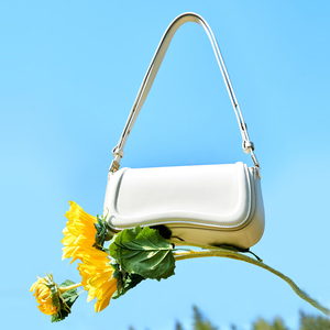 Vente <span class=keywords><strong>en</strong></span> gros sac à bandoulière pour femmes <span class=keywords><strong>en</strong></span> cuir véritable sac sous le bras nouveau design de luxe petit sac pour dames <span class=keywords><strong>en</strong></span> cuir de vachette - Product Image 4