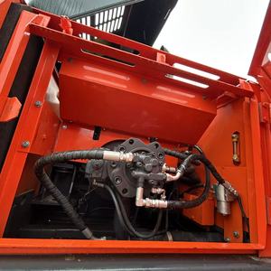 Excavatrice hydraulique sur chenilles d'occasion Doosan DX300LC-9C/DX300, 30 tonnes, importée de Corée, pompe Isuzu, modèle 2024, capacité de la benne de 1,27 m³ - Product Image 4
