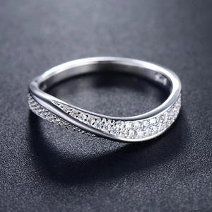 Anello da Donna Q620 in Oro Bianco con Diamante Taglio Brillante Rotondo Colore G Naturale Stile Classico per Fidanzamento - Product Image 2