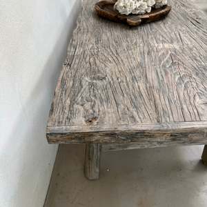 Table basse rustique en bois flotté antique, en olivier récupéré, style Wabi Sabi, gris patiné, meuble de salon - Product Image 5