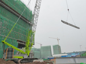 Machinerie de levage, grue sur chenilles de 130 tonnes ZCC1300 avec les meilleurs services et un prix avantageux - Product Image 5