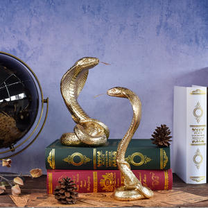 Lumière de luxe résine artisanat maison salon bureau décor de bureau écologique créatif or <span class=keywords><strong>Cobra</strong></span> ornement - Product Image 3