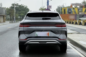 BYD Song PLUS PHEV d'occasion en excellent état, exportation, nouvelle énergie 2023, conduite à gauche, 5 places, historique d'entretien clair, SUV pour trajets urbains - Product Image 2
