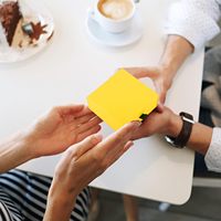 Boîte en papier jaune clair fantaisie faite à la main, boîtes d'expédition, emballage personnalisé en papier, boîtes en papier pour cadeaux, boîte d'emballage en papier avec tiroir