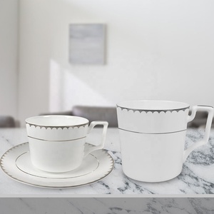 <span class=keywords><strong>Vajilla</strong></span> de cerámica con ribete de oro y <span class=keywords><strong>plata</strong></span> <span class=keywords><strong>blanca</strong></span> de lujo, platos de porcelana de catering occidental, juego de platos para Banquete de boda de Hotel - Product Image 4